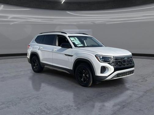 Opal White Pearl 2026 Volkswagen Atlas Peak Edition