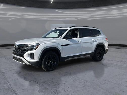 Opal White Pearl 2026 Volkswagen Atlas Peak Edition