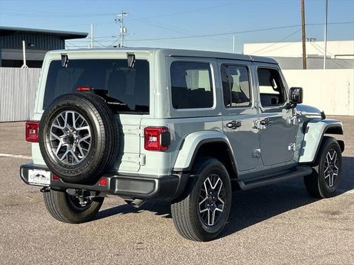 2024 Jeep Wrangler 4-Door Sahara 4x4