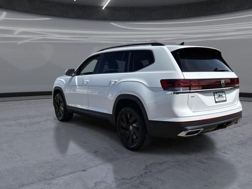 opal white pearl 2026 Volkswagen Atlas 2.0T SE w/Technology