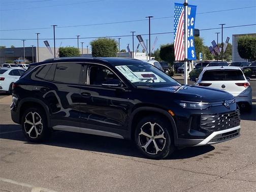 2025 Volkswagen Tiguan 2.0T SE 4MOTION