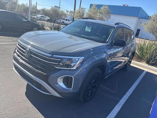 2024 Volkswagen Atlas 2.0T SE w/Technology 4MOTION