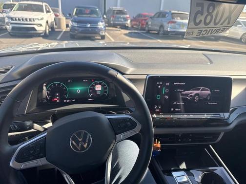 2024 Volkswagen Atlas 2.0T SE w/Technology 4MOTION