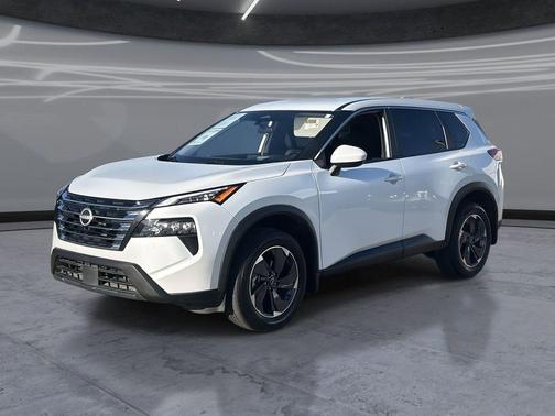 Everest White Pearl 2025 Nissan Rogue SV