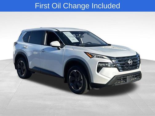 Everest White Pearl 2025 Nissan Rogue SV