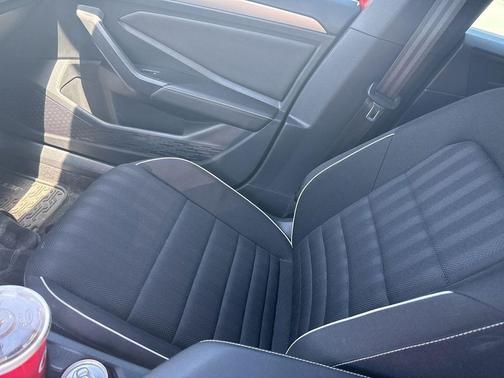 Kings Red 2024 Volkswagen Jetta 1.5T Sport
