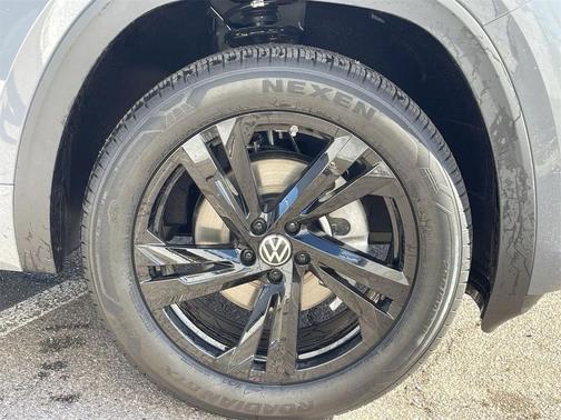 2026 Volkswagen Atlas Cross Sport 2.0T SEL