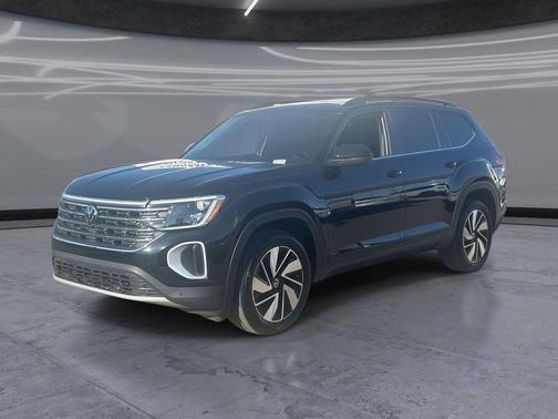 Deep Black Pearl 2024 Volkswagen Atlas 2.0T SE w/Technology 4MOTION