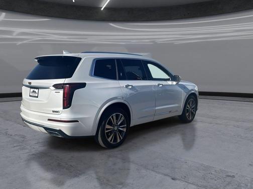 Crystal White Tricoat 2021 Cadillac XT6 Premium Luxury FWD