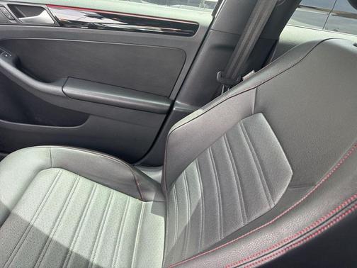 Pure White 2017 Volkswagen Jetta GLI