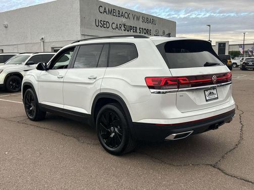 opal white pearl 2026 Volkswagen Atlas 2.0T SE w/Technology