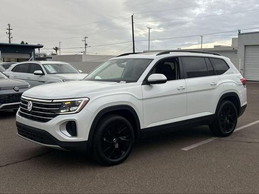 opal white pearl 2026 Volkswagen Atlas 2.0T SE w/Technology