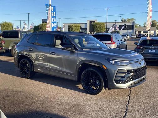 2026 Volkswagen Tiguan 2.0T SE R-Line Black