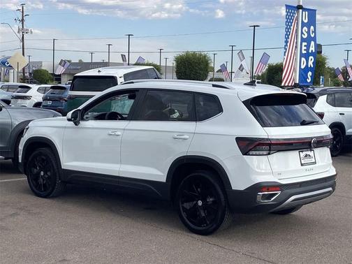 2025 Volkswagen Taos 1.5T SE