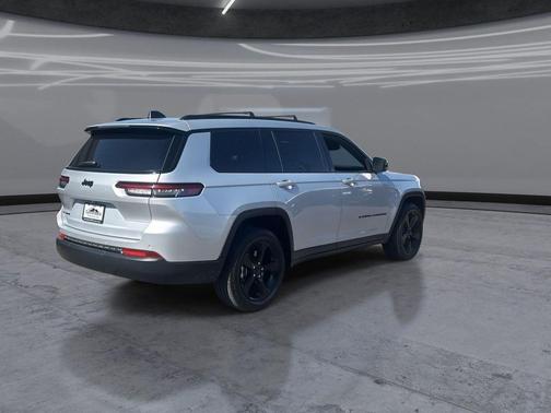 Silver Zynith 2022 Jeep Grand Cherokee L Altitude