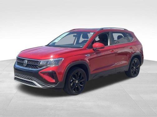 Kings Red 2022 Volkswagen Taos 1.5T SE