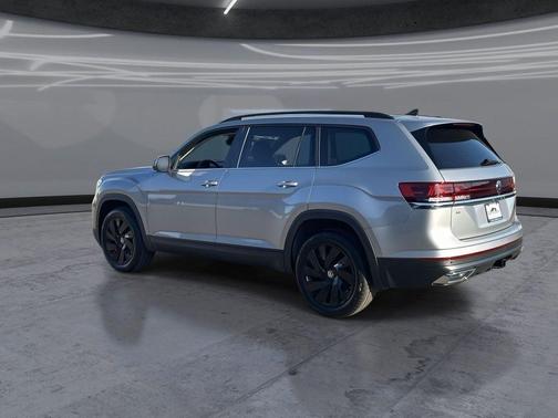 Silver Mist Metallic 2026 Volkswagen Atlas 2.0T SE w/Technology