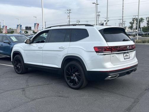 opal white pearl 2026 Volkswagen Atlas 2.0T SE w/Technology