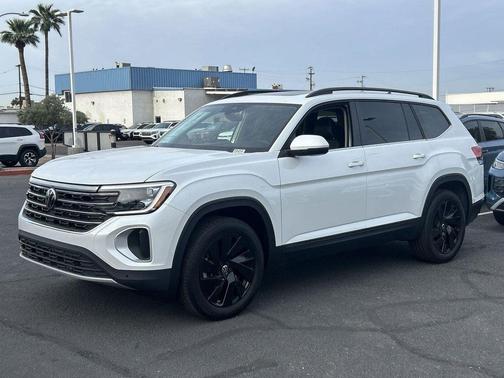 opal white pearl 2026 Volkswagen Atlas 2.0T SE w/Technology