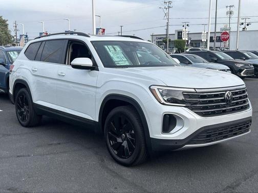 opal white pearl 2026 Volkswagen Atlas 2.0T SE w/Technology