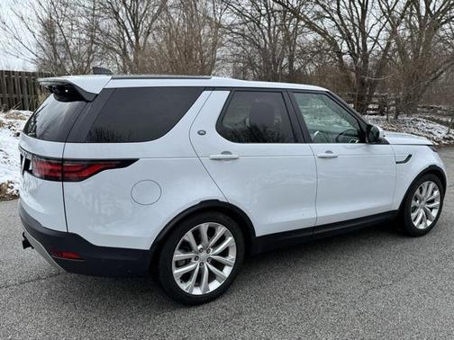 2023 Land Rover Discovery P300 S