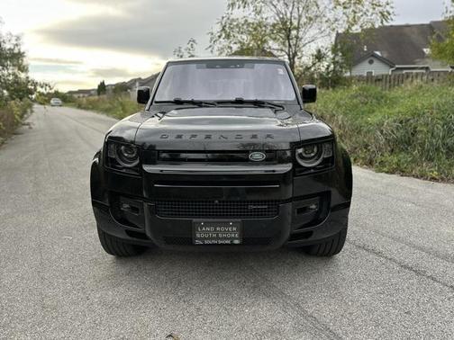 2023 Land Rover Defender 130 X-Dynamic SE
