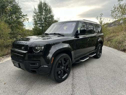 2023 Land Rover Defender 130 X-Dynamic SE