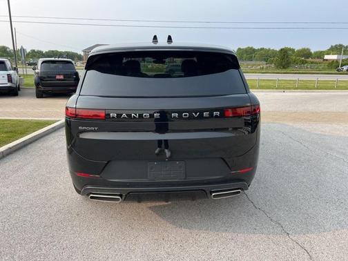 2025 Land Rover Range Rover Sport SE