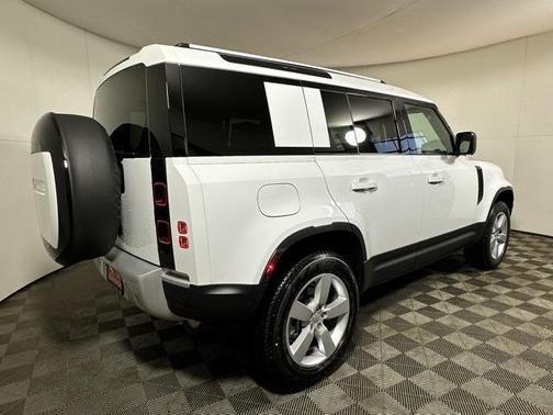 2025 Land Rover Defender 110 P300