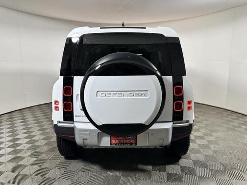 2025 Land Rover Defender 110 P300