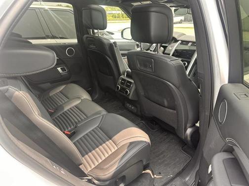 2024 Land Rover Discovery P300 Dynamic SE