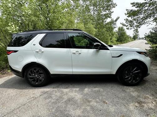 2024 Land Rover Discovery P300 Dynamic SE