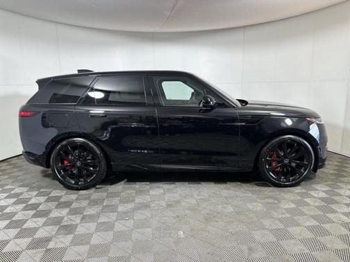 2025 Land Rover Range Rover Sport SE