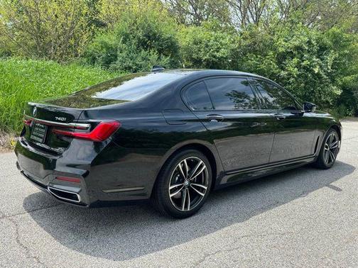 Black Sapphire Metallic 2020 BMW 740 xDrive