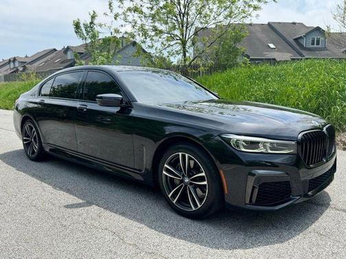 Black Sapphire Metallic 2020 BMW 740 xDrive