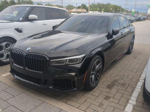 Black Sapphire Metallic 2020 BMW 740 xDrive