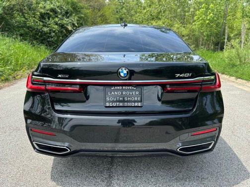 Black Sapphire Metallic 2020 BMW 740 xDrive