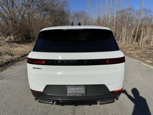 2025 Land Rover Range Rover Sport SE