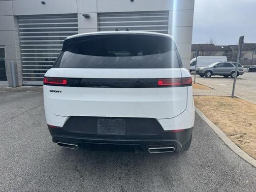 2025 Land Rover Range Rover Sport SE