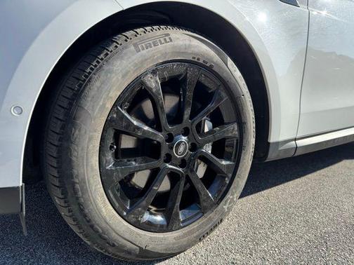 White 2025 Land Rover Range Rover Sport SE