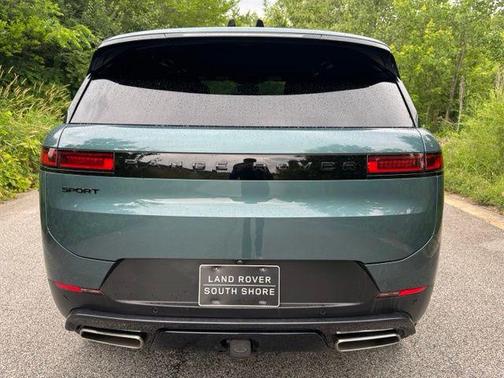 Green 2025 Land Rover Range Rover Sport SE