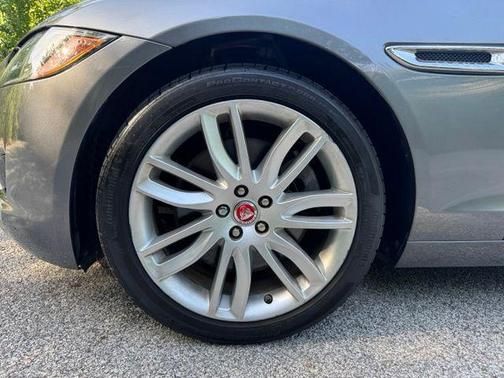 Gray 2018 Jaguar XF 35t Prestige