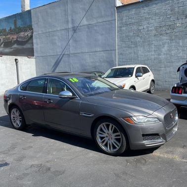 Gray 2018 Jaguar XF 35t Prestige