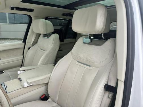 2023 Land Rover Range Rover SV