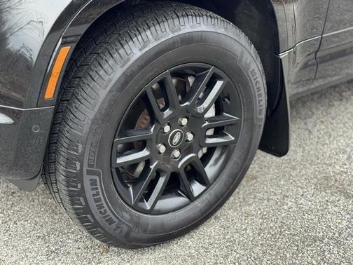 2023 Land Rover Defender 110 X-Dynamic SE