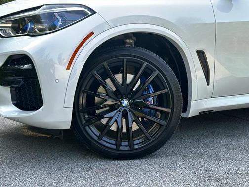 2023 BMW X5 M50i