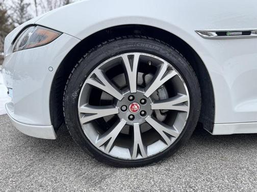 2019 Jaguar XJ R-Sport
