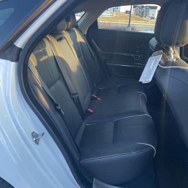 2019 Jaguar XJ R-Sport