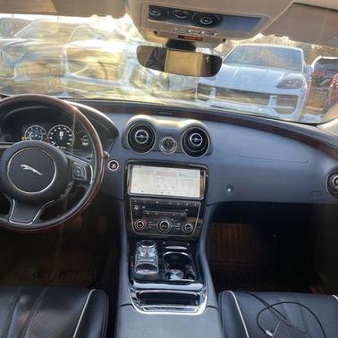 2019 Jaguar XJ R-Sport