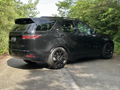 2024 Land Rover Discovery P300 Dynamic SE